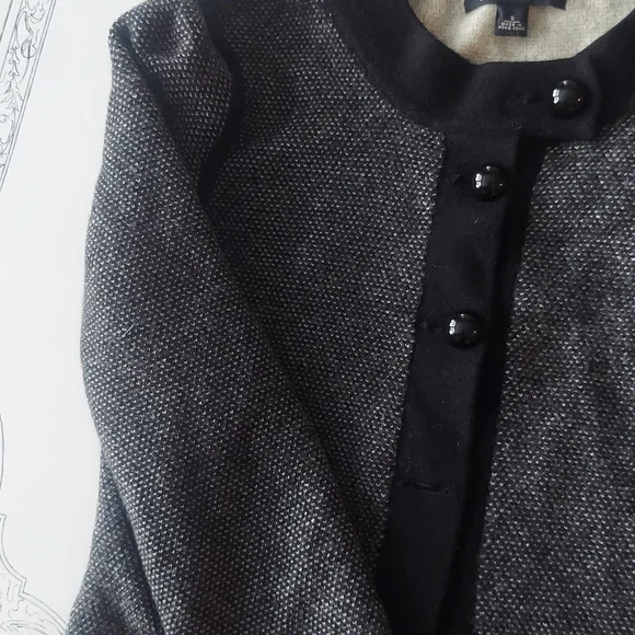 100% Merino Wool Banana Republic Cardigan - Picture 5 of 11